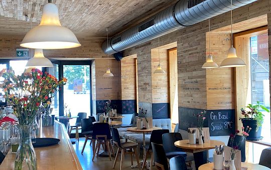 Gallery 2024 - Review, Restaurant , Vienna , "VinziRast Lokal Mitten Drin" - 3.jpeg